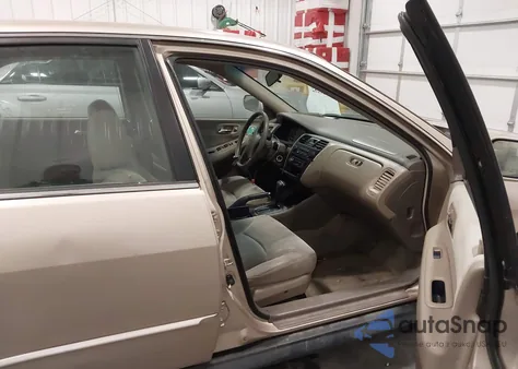 2001 Honda Accord 3.0 Lx z USA, uszkodzony, nr VIN 1HGCG16421A064756